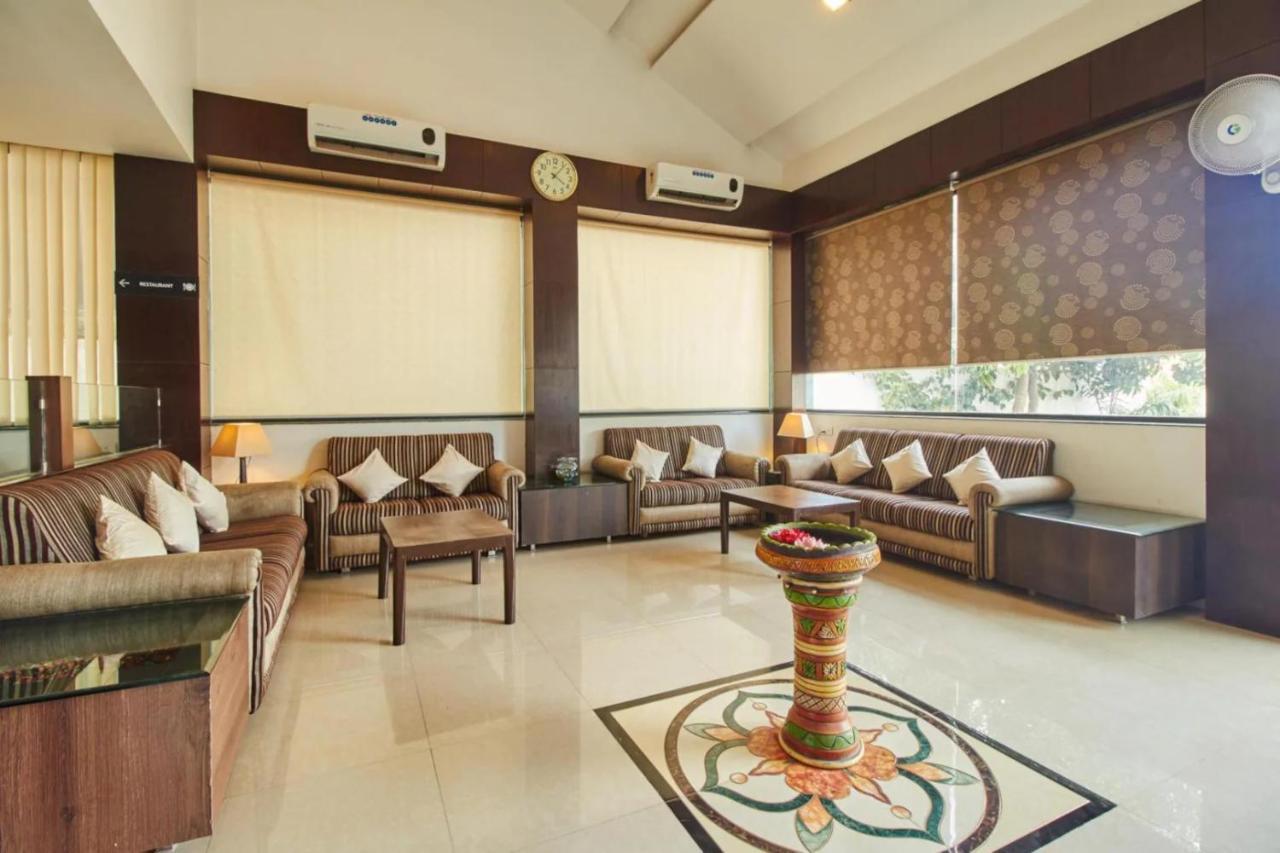 Hotel Shirdi Sai Wada מראה חיצוני תמונה