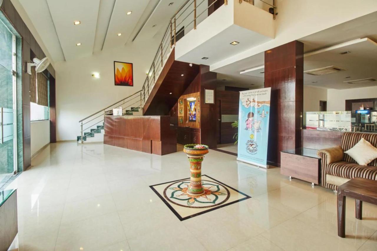 Hotel Shirdi Sai Wada מראה חיצוני תמונה