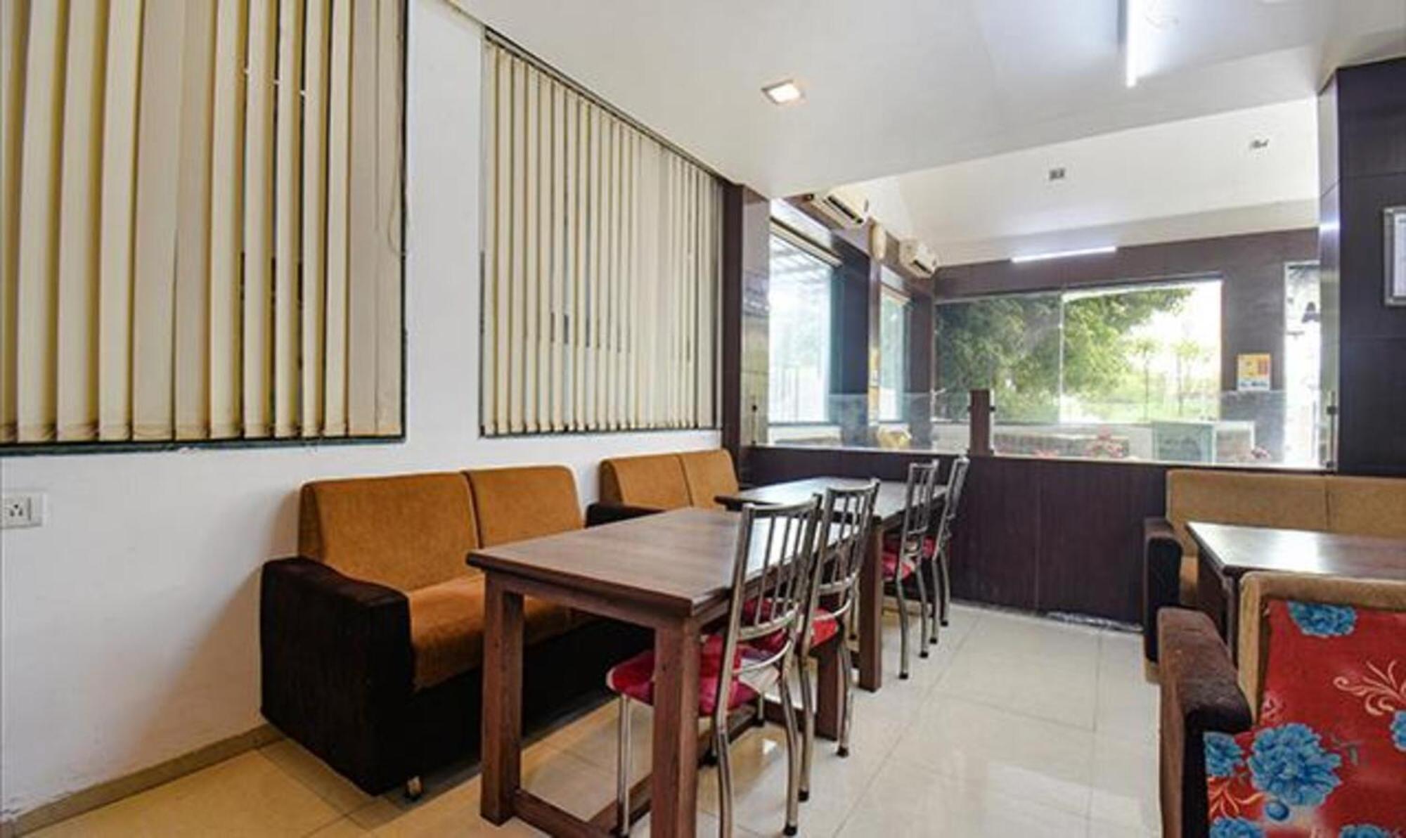 Hotel Shirdi Sai Wada מראה חיצוני תמונה