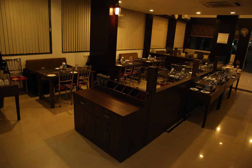 Hotel Shirdi Sai Wada מראה חיצוני תמונה